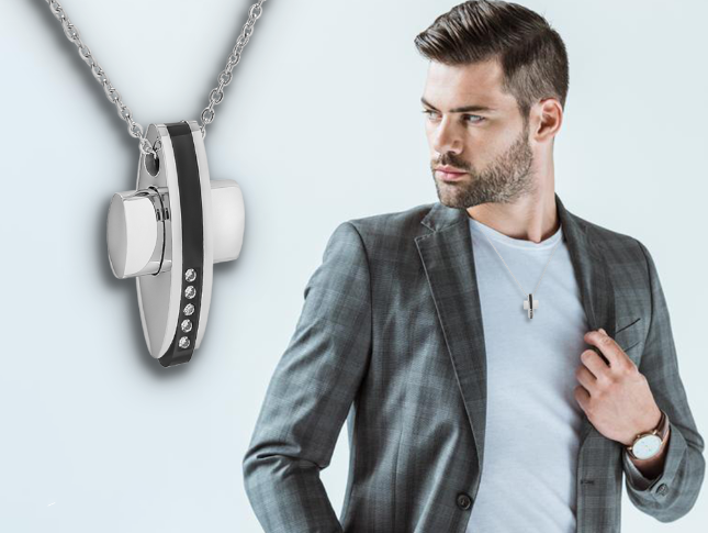 Collana Croce uomo 1 Incisione personalizzata con dettagli neri e punti luce Collana Croce uomo 1 Incisione personalizzata con dettagli neri e punti luce