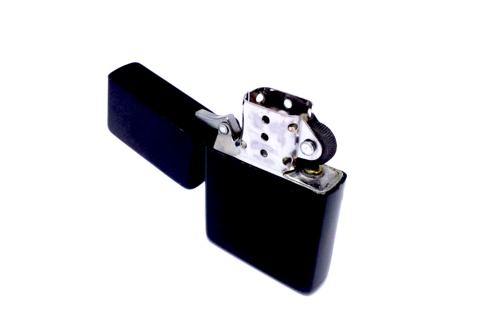 Accendino Zippo nero satinato Incisione personalizzata 1 per lato Accendino Zippo nero satinato Incisione personalizzata 1 per lato