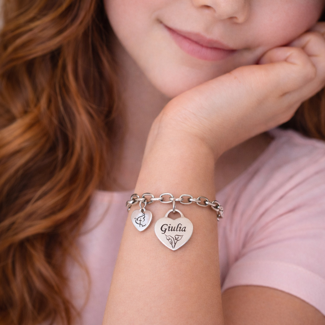 Bracciale Cresima Ragazza con Cuore Incisione Personalizzata Indossata