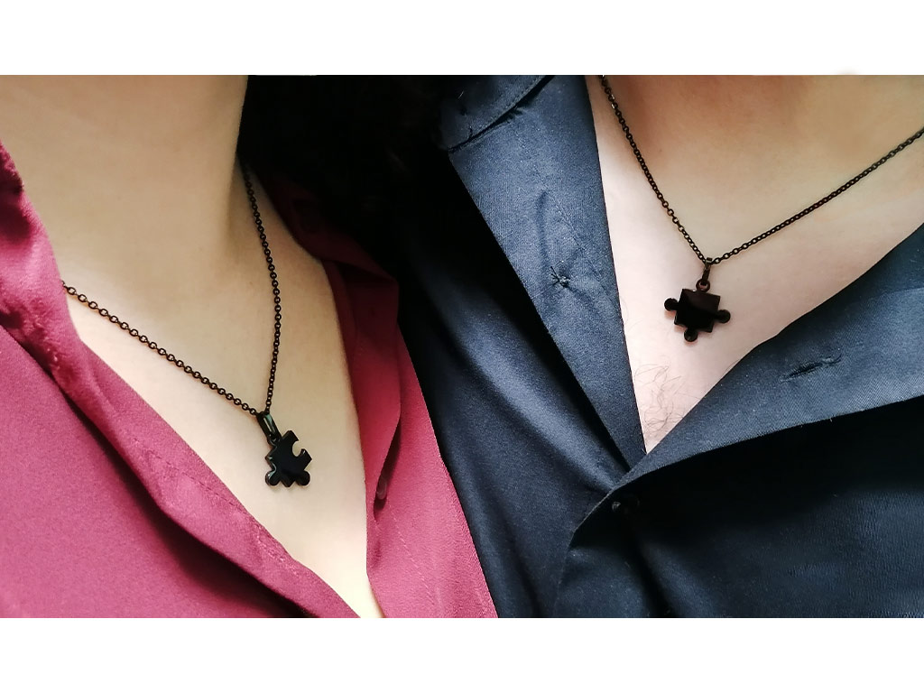 Collana con puzzle per coppia neri Collana con puzzle per coppia neri