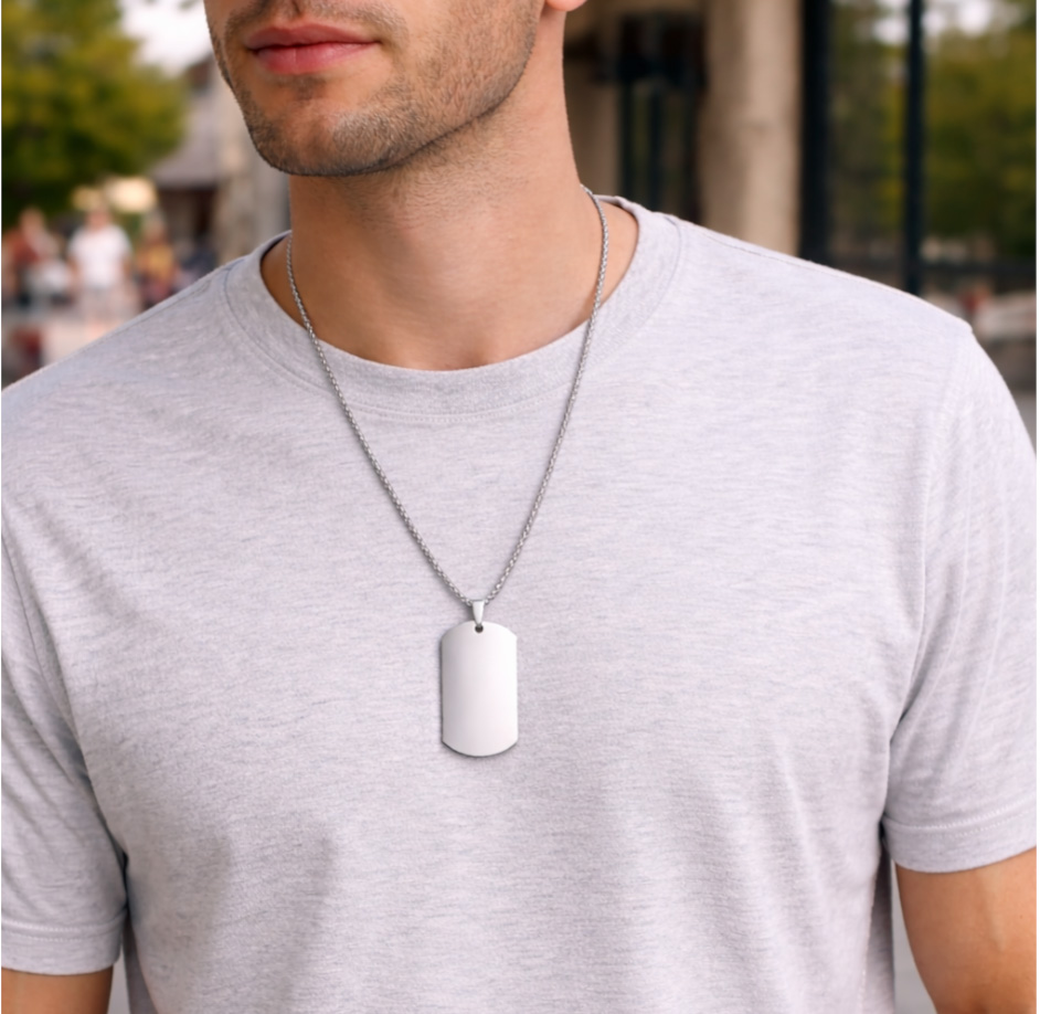 Collana Uomo Piastrina da Incidere con Personalizzazione Indossata