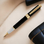 Penna Elegante Personalizzata con Finitura Nera e Dorata 1 Incisione