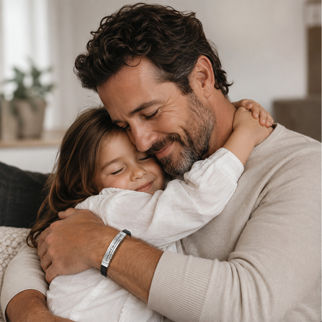 Bracciale per il Papà con Dedica Personalizzata Indossato