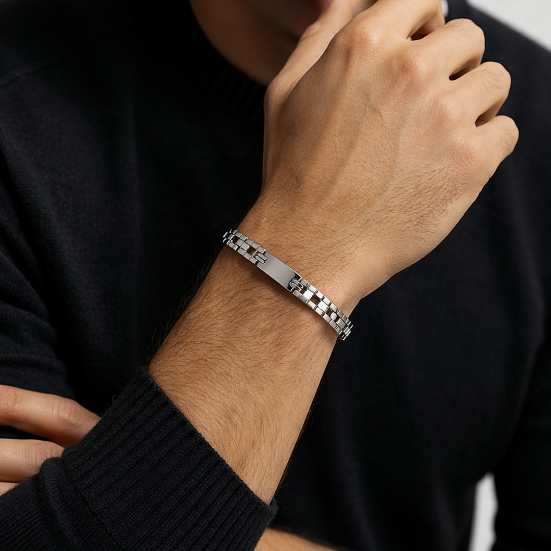 Bracciale Uomo Incisione Personalizzata su Placca Piccola Indossato