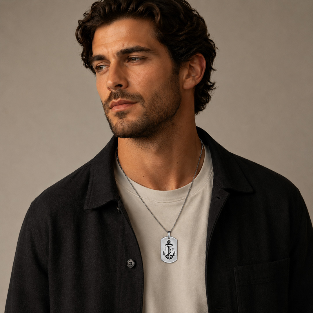 Collana con Piastrina per Uomo con Spotify Personalizzato Indossata