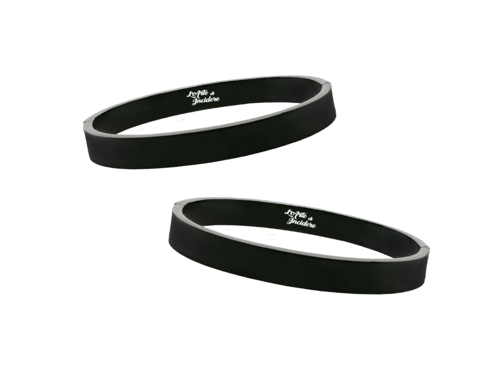 Bracciali coppia rigidi chiusi neri incisione personalizzata 1 fronte e retro Bracciali coppia rigidi chiusi neri incisione personalizzata 1 fronte e retro