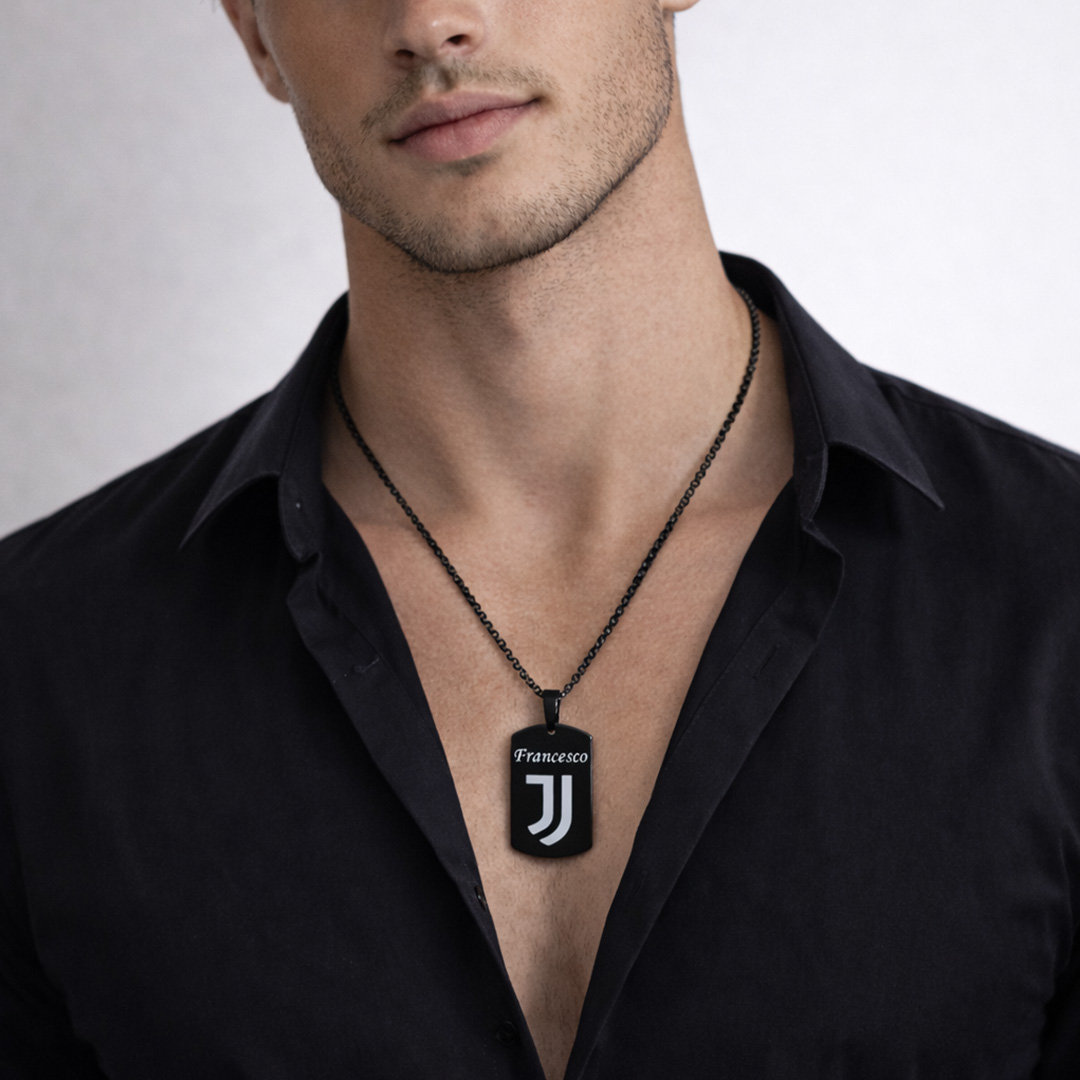 Collana per Tifoso Bianconero Personalizzata Indossata