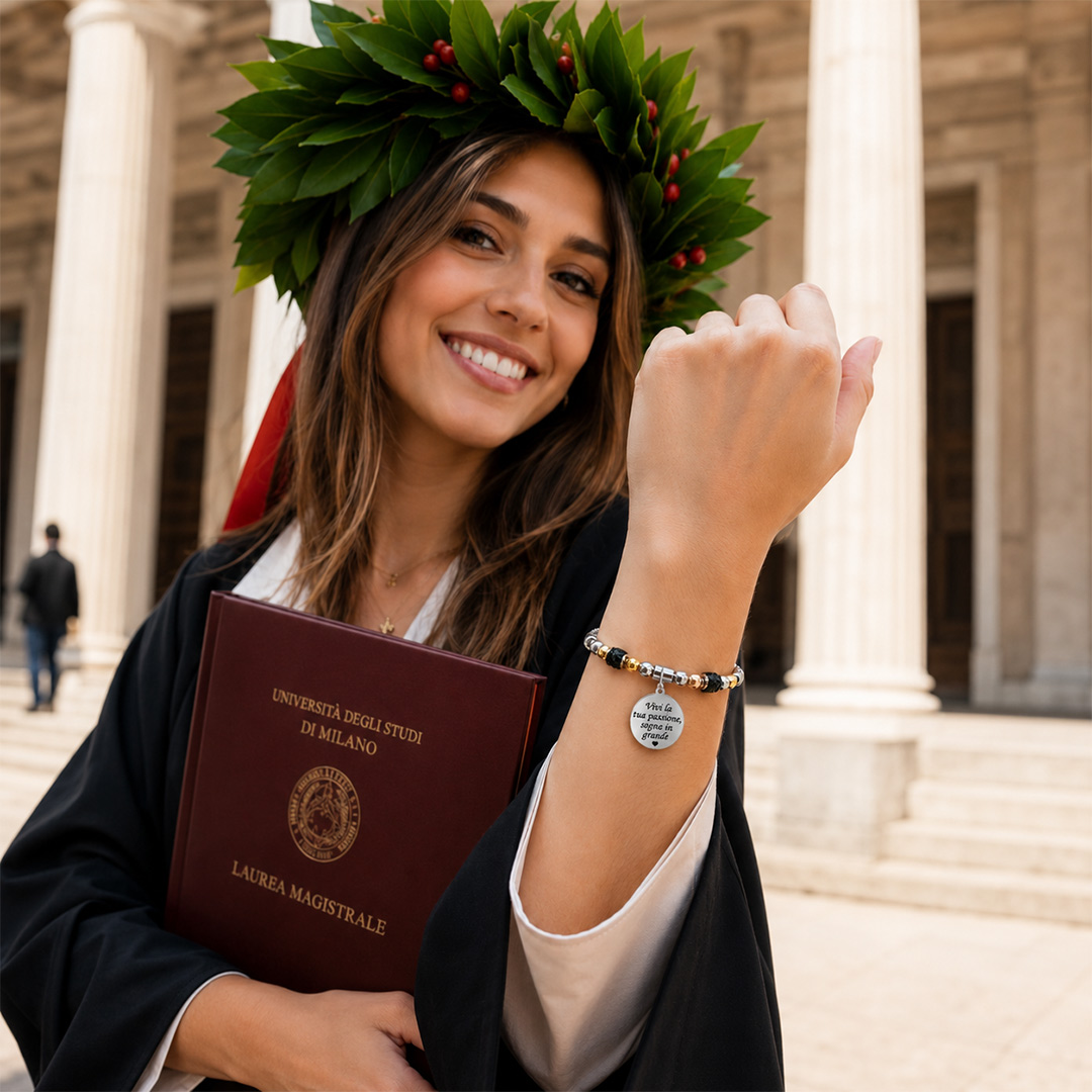 Bracciale Laurea Donna Personalizzato Indossato