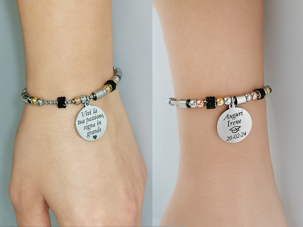 Bracciale Laurea Donna Personalizzato con Incisione indossati