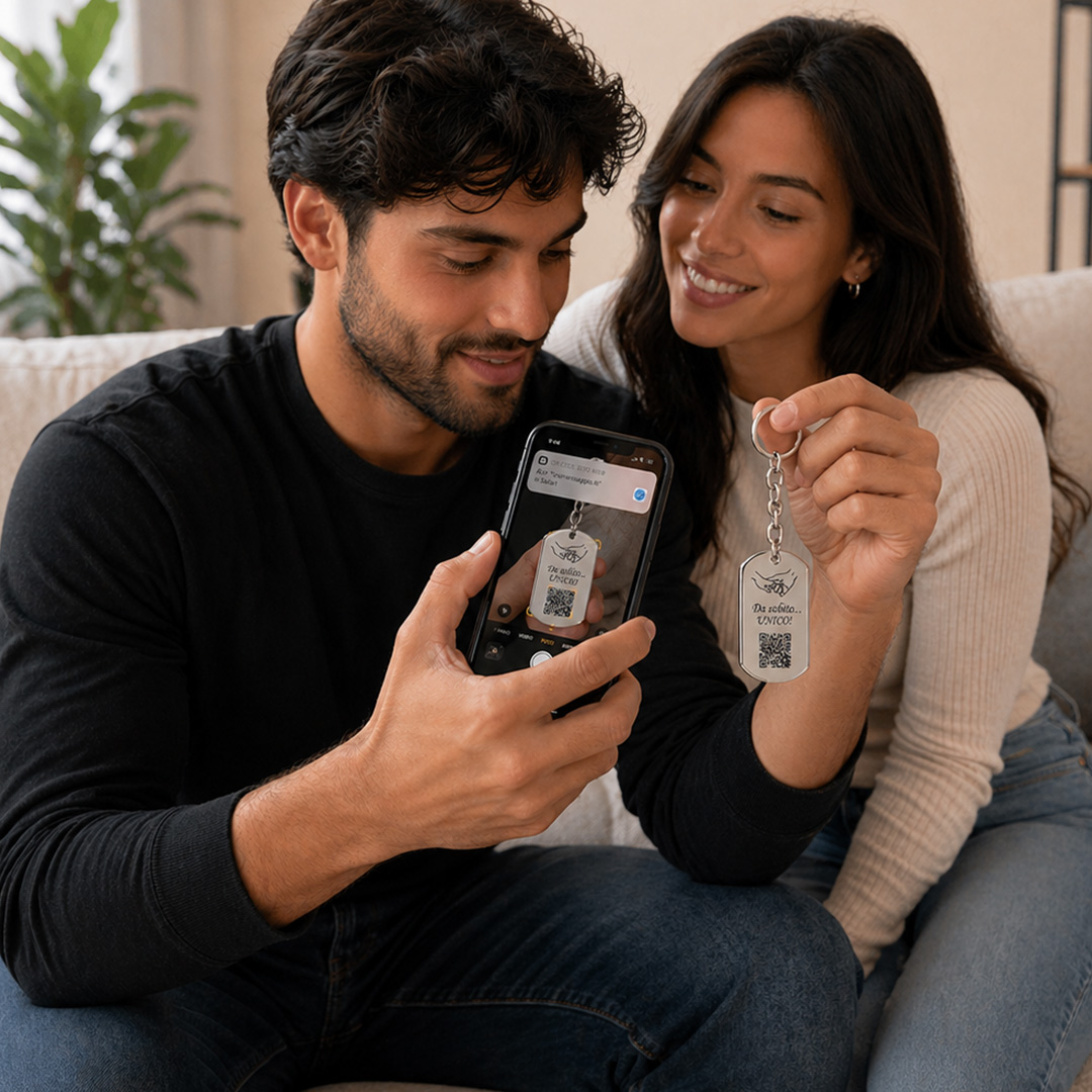 Portachiavi Piastrina per Lui con QR Code Personalizzato Dettaglio