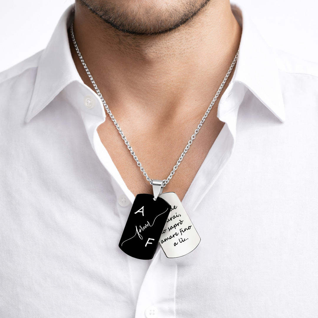 Collana Uomo con Piastrina Doppia Incisione Personalizzata Indossata