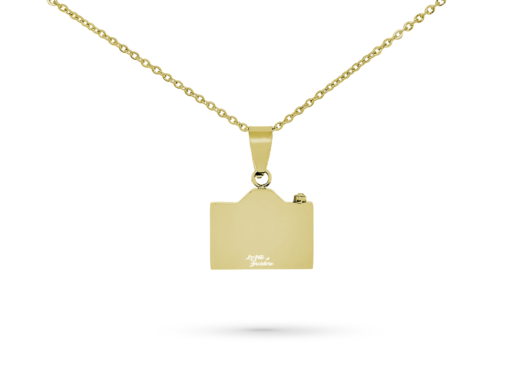 Collana con macchina fotografica dorata incisione personalizzata 1 retro