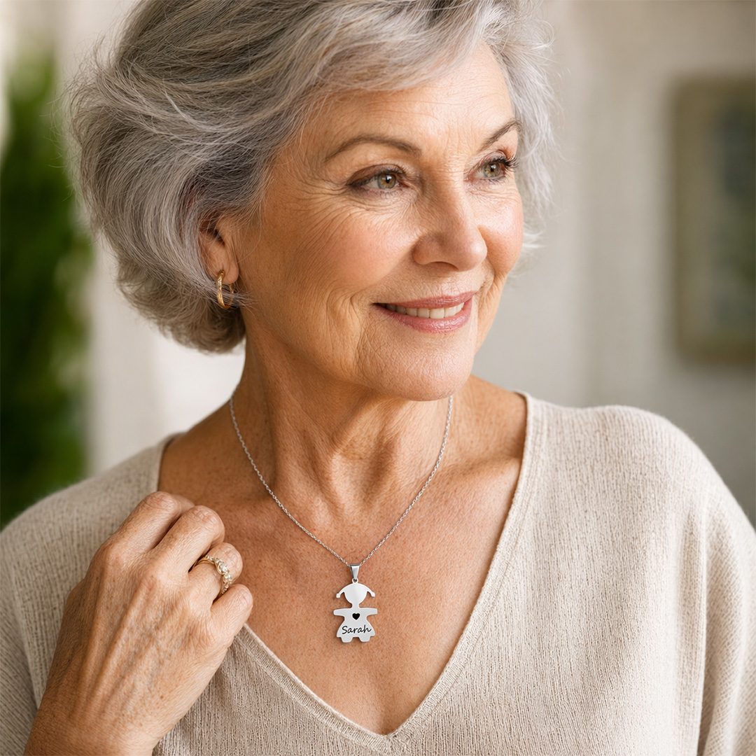 Collana Personalizzata Nonna con Ciondolo Bimba Indossato