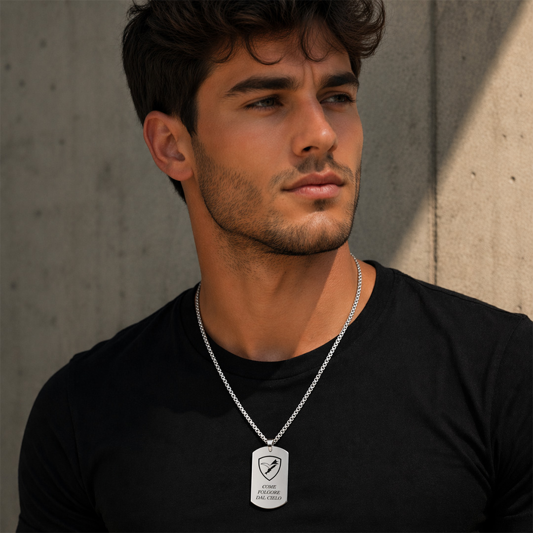 Collana Paracadutisti Folgore Piastrina Personalizzata Indossata